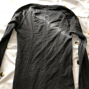 Lululemon Grey Long sleeve! 🔥🔥